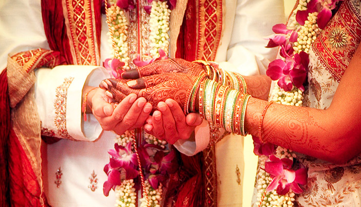 उम्र होने के बाद भी नहीं हो पा रही है शादी, आने वाली रुकावटों को दूर करें इन उपायों से 