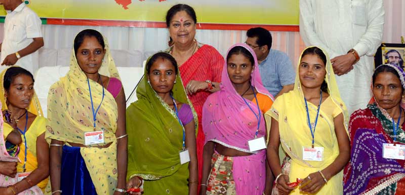 राजस्थान : आसपुर विधानसभा क्षेत्र में जनसंवाद जो विकास 65 साल में नहीं हुआ, हमने साढ़े चार साल में किया - मुख्यमंत्री वसुन्धरा राजे rajasthan,chief minister vasundhara raje,dungarpur,rajasthan news,dungarpur news