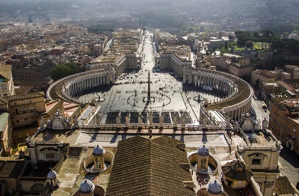 vatican city,italy,shivaling,weird story ,अजब गजब खबरे