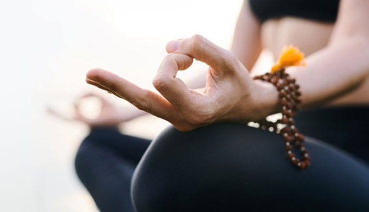 10 Health Benefits of Vayu Mudra and Know How to Practice It