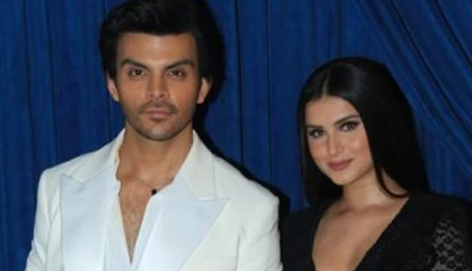 2 News : तारा और वीर ने ऐसे कर दिया प्यार का इजहार, कृति और कबीर की Photo से फिर लगी डेटिंग की अटकलें