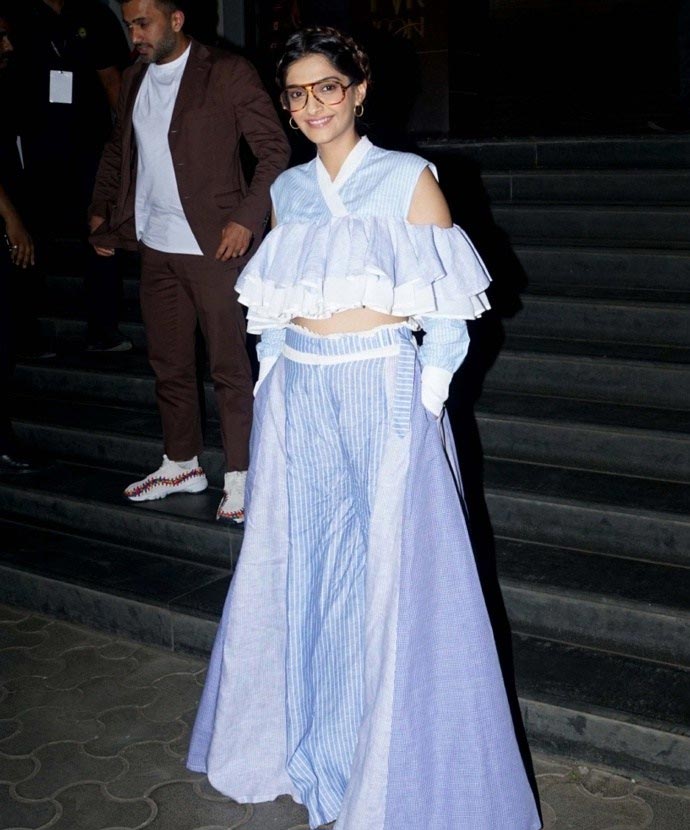 bollywood,sonam kapoor,Kareena Kapoor,veere di wedding,anil kapoor,veere di wedding screening,veere di wedding movie,veere di wedding songs,download veere di wedding movie