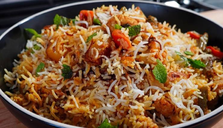 वेज बिरयानी जैसा कोई नहीं, इस डिश की तारीफ में आपके पास कम पड़ जाएंगे शब्द #Recipe