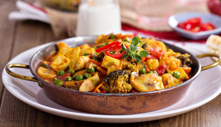 Recipe- Easy To Make Slow Cooker Vegetable Curry With Tofu
