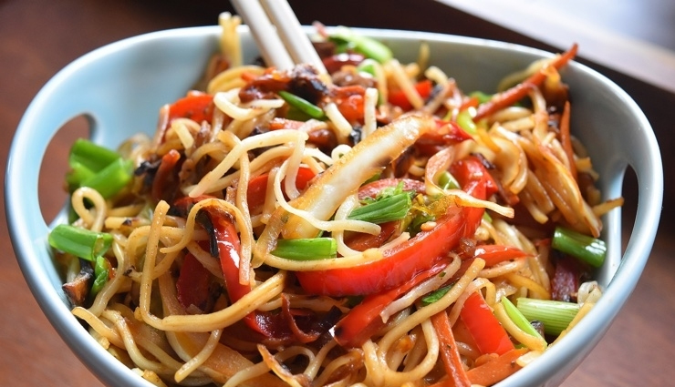 Recipe - Delicious and Easy Chinese Style Veg Hakka Noodles