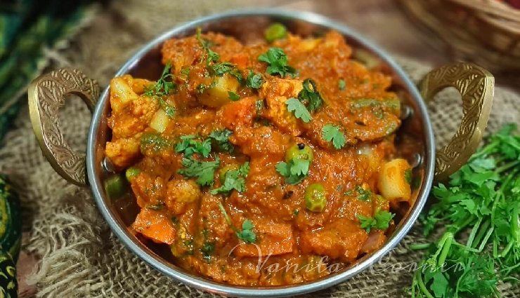 maharashtrian veg kolhapuri recipe,authentic veg kolhapuri preparation,spicy veg kolhapuri dish,homemade veg kolhapuri from maharashtra,veg kolhapuri curry recipe,veg kolhapuri masala ingredients,how to make veg kolhapuri at home,maharashtrian-style veg kolhapuri,veg kolhapuri gravy recipe,veg kolhapuri step-by-step guide