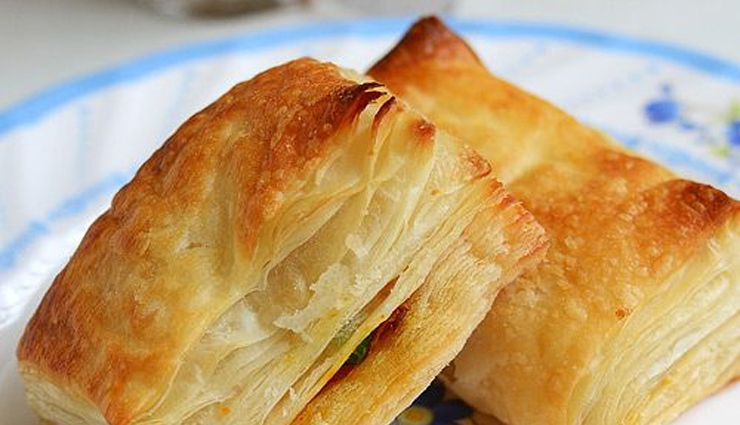 super cheesy vegetable puffs,recipe of vegetable puffs,cheesy vegetable puffs,veg puff recipe,hunger struck,food,easy recipe