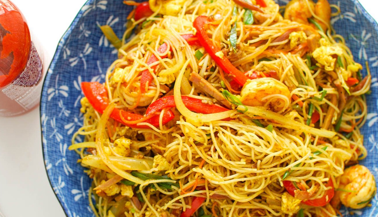 veg singapore noodles,summer recipe,easy to make recipe,simple recipes,noodles recipe,hunger struck,food