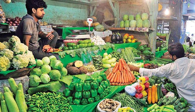 tomato price,tomato price in india,tomato price today,vegetable prices in delhi,news,news in hindi ,टमाटर के दाम का, लाल टमाटर के दाम, प्याज के दाम, प्याज के दाम बताओ, प्याज के दाम क्या है, प्याज के दाम कितने हैं, सब्जियों के दाम बढ़े, सब्जियों के दाम छू रहे आसमान