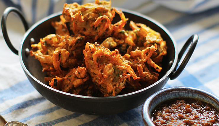 Recipe- Super Crispy and Mouthwatering Vegetable Pakoras