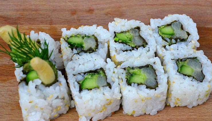 देसी अंदाज में बनाए जापानी डिश सुशी, सिर चढ़कर बोलेगा इसका स्वाद #Recipe