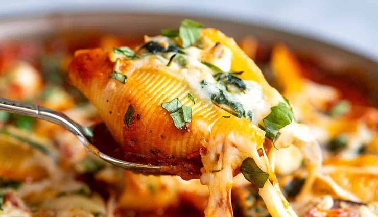 Recipe - Cheesy and Flavorful Veggie Stuffed Shells for a Satisfying Vegetarian Meal