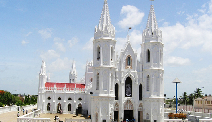 top 10 famous churches in india,beautiful churches in india,most beautiful church in the india,churches to visit in india,india holidays,travel guide