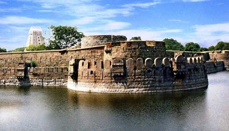 places to explore,places near chennai,chennai,vellore,chandragiri,pondicherry,nellore