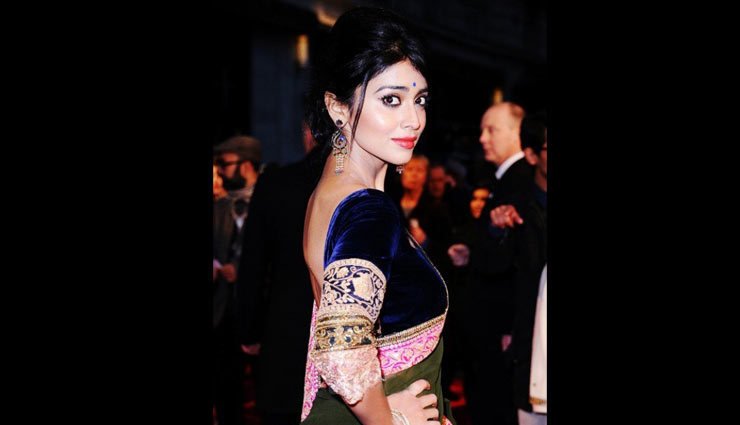 velvet blouse,styling velvet blouse,wedding season fashion tips,latest fashion trends,latest blouse designs