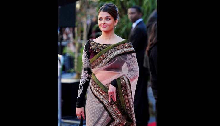 velvet blouse,styling velvet blouse,wedding season fashion tips,latest fashion trends,latest blouse designs