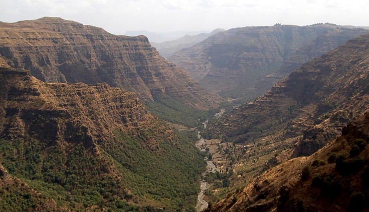 best treks of world,chadar trek,torres del paine,west land national park,venjhori central circuit