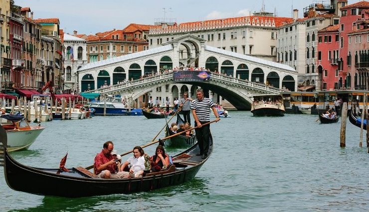 venice,tourist attraction in venice,places to visit in tourist attraction in venice,st marks square,libreria acqua alta,rialto market,gelateria alaska