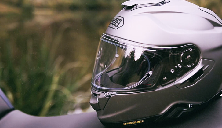 biker hair care,hair protection for bikers,helmet hair solutions,hair care tips for riders,prevent helmet hair,best hairstyles for bikers,uv protection for hair,anti-frizz tips for bikers,diy hair mask for bikers,reduce sweat buildup in helmet,avoid greasy scalp while riding