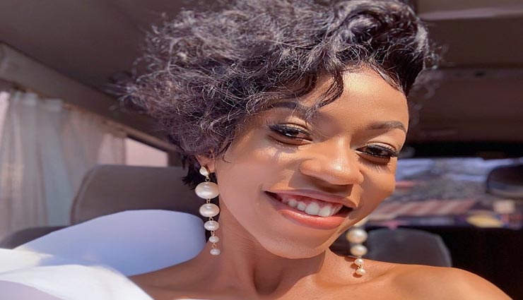 VIDEO : लाइव परफॉर्मेंस के दौरान युवक ने की महिला सिंगर का प्राइवेट पार्ट छूने की कोशिश, फिर हुआ ये