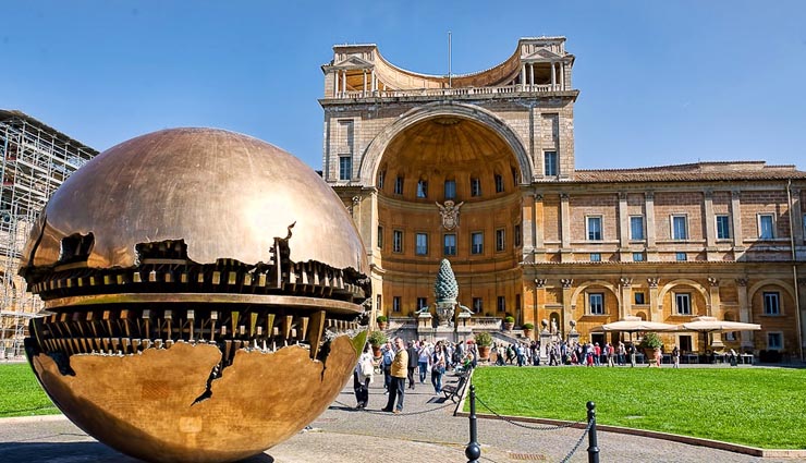 दुनिया के 4 रहस्यमयी स्थान जिनका इतिहास है डरावना mysterious places,easter island,kuldhara,vetican secreat museum,racetrack playa,holidays