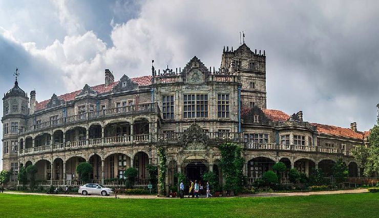 must visit places in shimla,shimla attractions,top places shimla,shimla tourism,kali bari temple,jakhoo hill,christ church shimla,mall road shimla,viceregal lodge,shimla travel guide,shimla hill station,himachal pradesh tourism,shimla sightseeing,things to do in shimla,best places in shimla.