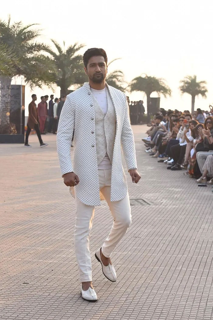 vicky kaushal walks for kunal rawal,vicky kaushal,kunal rawal,mumbai bandra-worli sea link,lakme fashion week 2020