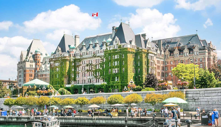 canada tourist attractions,best places to visit in canada,top canadian tourist spots,must-see places in canada,popular destinations in canada,canada travel hotspots,iconic landmarks in canada,tourist highlights across canada,explore canada top sights,canadian travel destinations