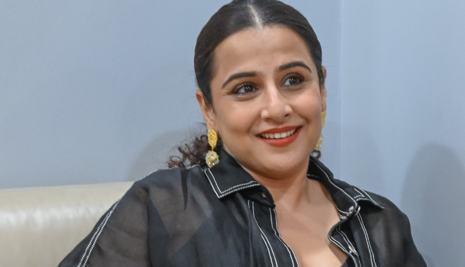 vidya balan,actress vidya balan,vidya intimate scene,the dirty picture,deepika padukone,shift duty,vidya deepika,hum paanch