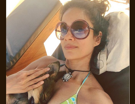 HOT PICS Chak De India Girl Performs Yoga in Beach