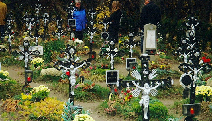 offbeat places in vienna,hidden gems of vienna austria,unique attractions in vienna,unconventional sights in vienna,lesser-known places in vienna austria,must-visit offbeat spots in vienna,exploring the unconventional side of vienna,undiscovered treasures in vienna austria,off the beaten path in vienna,discovering hidden wonders in vienna austria,vienna,austria,places to visit in vienna,museum of art fakes,donauturm,cemetery of the nameless,austrian national library,schmetterlinghaus,wotruba church,windows for peace,kugelmugel,globe museum