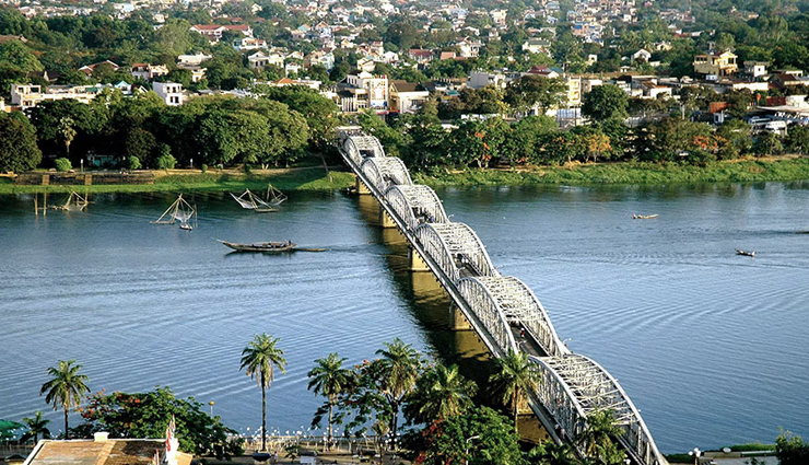 vietnam,places to visit in vietnam,tourist attraction in vietnam,hoi an,phong nha,ke bang national park,ha long bay,hue,ho chi minh city,mekong delta,my son sanctuary,cat tien national park,ha giang,phu quoc island