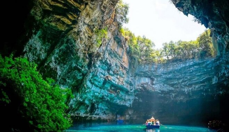 vietnam tourist places,best places to visit in vietnam,vietnam travel destinations,must-visit places in vietnam,top attractions in vietnam,vietnam sightseeing,beautiful places in vietnam,vietnam tourism,vietnam travel guide,famous places in vietnam,things to do in vietnam,historical places in vietnam,natural wonders of vietnam,vietnam holiday destinations,cultural sites in vietnam