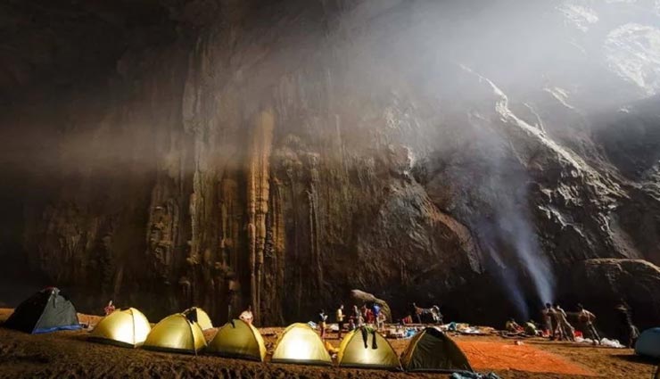 अनोखी गुफा जिससे आने वाली डरावनी आवाजें सुन कांप जाते हैं लोग weird news,weird facts,weird cave,interesting facts,worlds biggest cave,hang son doong