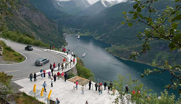 viewing platforms around the world,ornesvingen viewing platform,norway,alpspix viewing platform,germany,aiguille du midi viewing platform,france,pulpit rock,langkawi sky bridge,malaysia,rainforest observation tower,panama