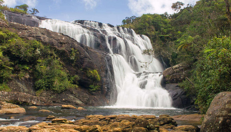 waterfall rappelling,vihigaon waterfalls,kasara maharashtra,chelavara waterfalls,coorg karnataka,neer gaddu waterfalls,rishikesh uttarakhand,jogini waterfall,Manali Himachal Pradesh,kondana waterfalls,karjat maharashtra,travel,tourist places