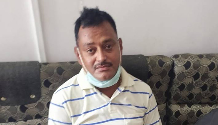 विकास दुबे के एनकाउंटर के बाद शिवली गांव में जश्न, पुलिसकर्मियों का सम्मान vikas dubey,vikas dubey encounter,shivali village,uttar pradesh,news