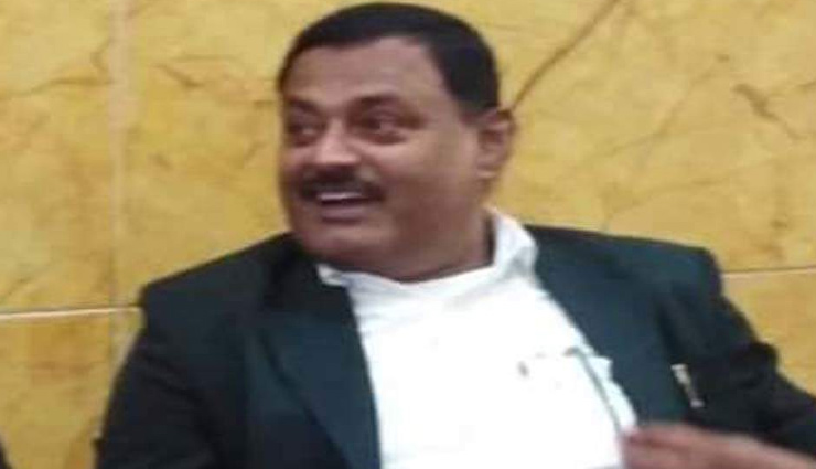 फैक्ट्रियों से वसूली, नाम लेने भर से बसों में नहीं लिया जाता किराया ...कुछ ऐसा था विकास दुबे का खौफ