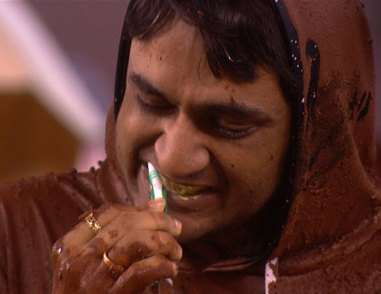Bigg Boss 11- Vikas Punished in The Worst Possible Way
