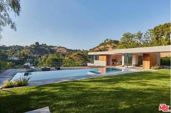 शादी के बाद इस घर में रहेंगे निक जोनस और प्रियंका चोपड़ा, 47 करोड़ है इसकी कीमत, देखे तस्वीरे priyanka chopra,nick jonas,nick jonas house,nick jonas priyanka house,nick jonas los angeles house,priyanka chopra nick jonas relationship