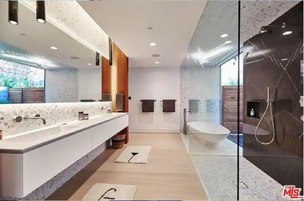 शादी के बाद इस घर में रहेंगे निक जोनस और प्रियंका चोपड़ा, 47 करोड़ है इसकी कीमत, देखे तस्वीरे priyanka chopra,nick jonas,nick jonas house,nick jonas priyanka house,nick jonas los angeles house,priyanka chopra nick jonas relationship