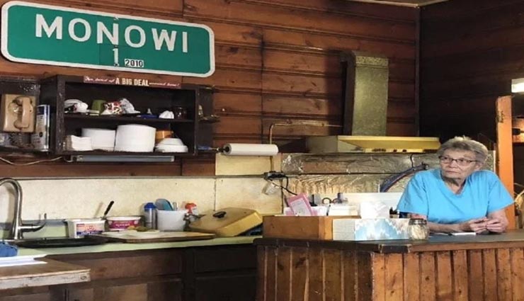 weird news,weird village,monowi village,elsie eiler