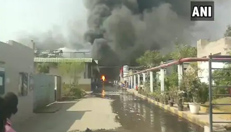 हैदराबाद की दवा फैक्ट्री में लगी भीषण आग, 8 झुलसे 