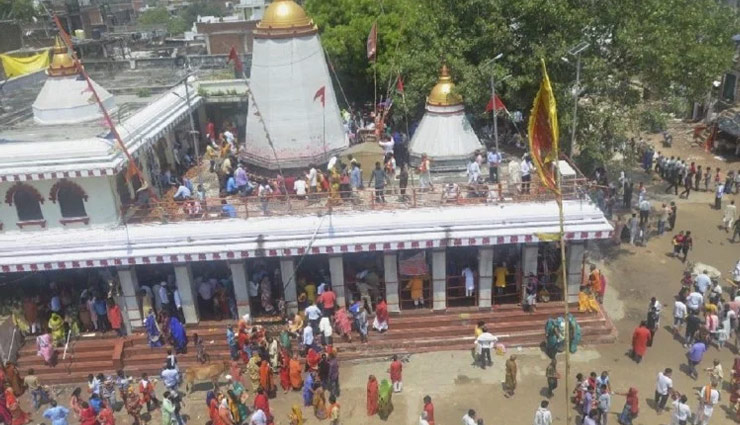 मिर्जापुर : मां विंध्यवासिनी मंदिर में फोटो और वीडियोग्राफी पर लगा प्रतिबंध, चरण स्पर्श पर भी लगी रोक