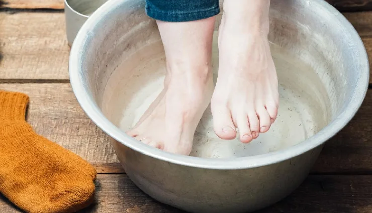 toenail fungus treatment,yellow toenails causes,home remedies for toenail fungus,natural ways to treat nail fungus,toenail hygiene tips,brittle nail cure,toenail discoloration,fungal nail infection,prevent toenail fungus,nail care tips