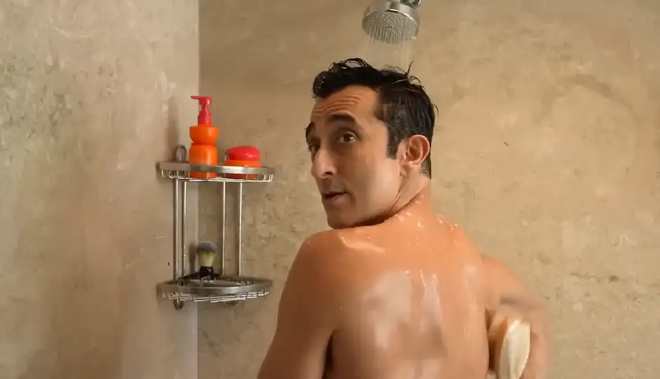 विनोद खन्ना के बेटे का दिखा बेहद बोल्ड अंदाज, बाथरूम में नहाते-नहाते किया 15 मिनट का लाइव; सोशल मीडिया पर मचा हंगामा