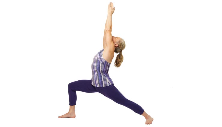 Yoga Day Special: मांसपेशियों को मज़बूत करता है वीरभद्रासन, जानें इसकी विधि और फायदे