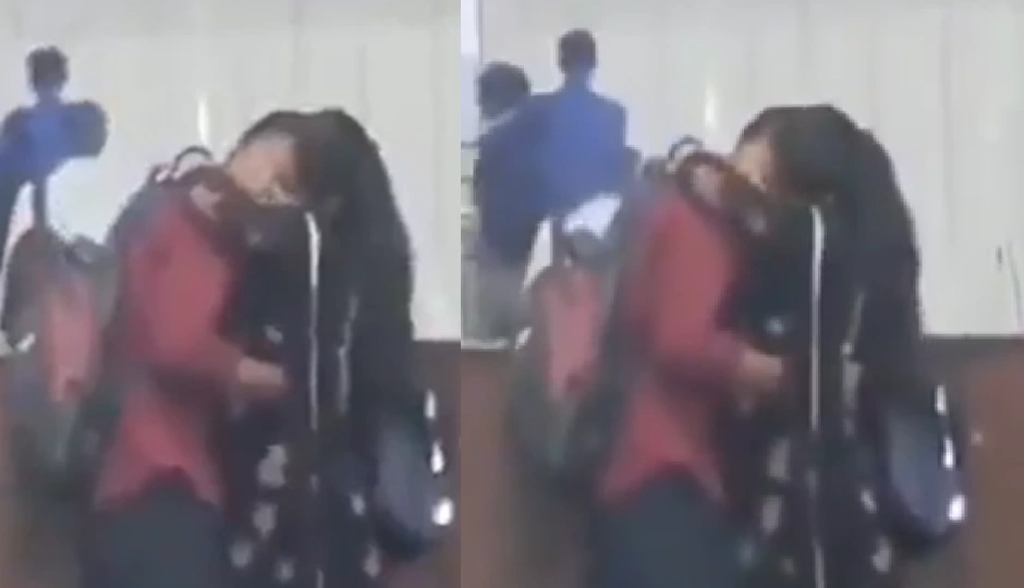 मेट्रो स्टेशन पर कपल का लिपलॉक वीडियो वायरल, यूजर्स बोले - अब मेट्रो में OYO कोच ही जोड़ दे सरकार!