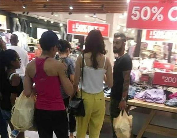 bollywood,Akshay Kumar,virat kohli,anushka sharma,captetown,honeymoon,gossips,entertainment