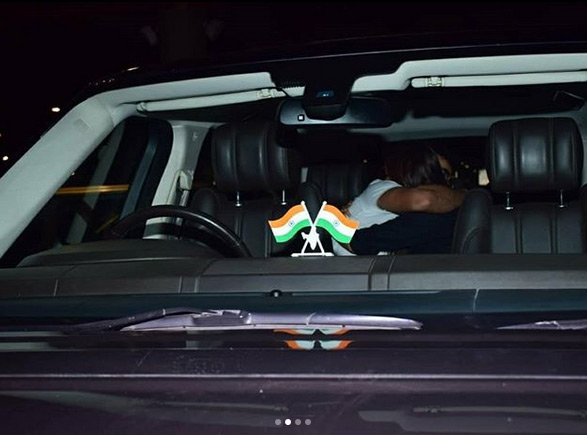 लंबे समय बाद मिले विराट और अनुष्का, कंट्रोल नहीं कर पाए इमोशंस, कार में ही करने लगे ऐसा, तस्वीरे वायरल virat kohli,anushka sharma,viral photo,pari,bollywood,cricket